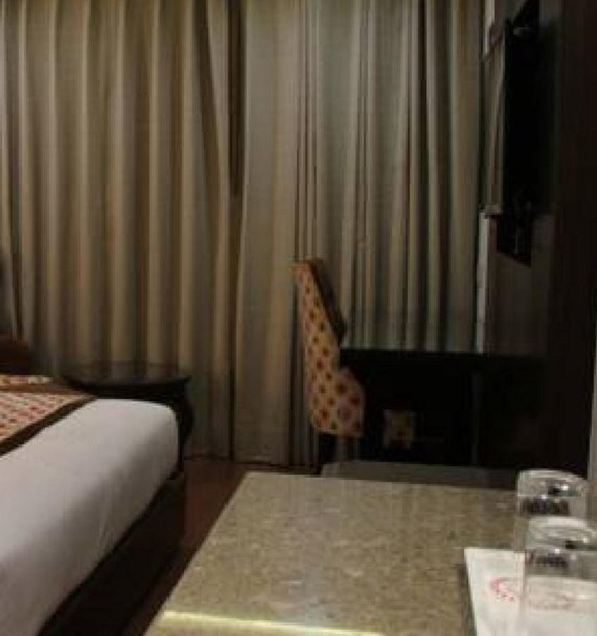 Hotel The Zodiac 2*